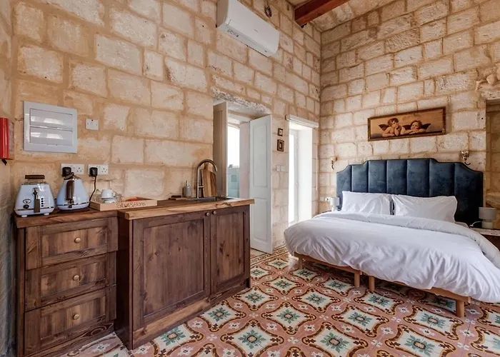 Daire Talbot House By Talbot & Bons